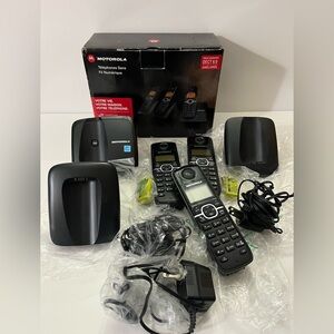 Motorola DECT 6.0 Cordless Phone Set with Black Handsets